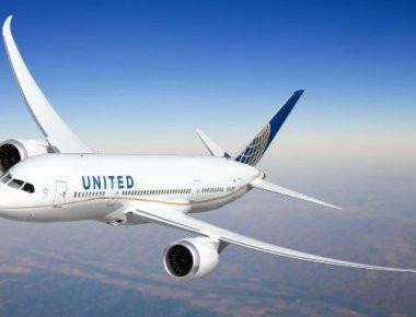 Η United Airlines «πληρώνει» τη βίαιη απομάκρυνση του επιβάτη: Κατακόρυφη πτώση των μετοχών της (βίντεο)